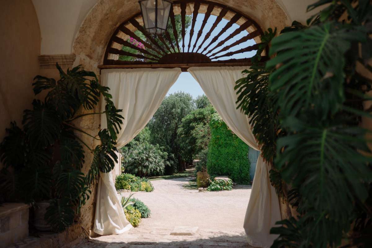 Destination Wedding in Sicilia: perché la Sicilia è la scelta perfetta per il tuo matrimonio da sogno 4 Destination wedding in Sicily elegance and authenticity